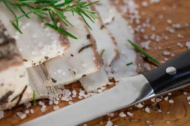 Комбинирование сала с другими продуктами для разнообразия рациона